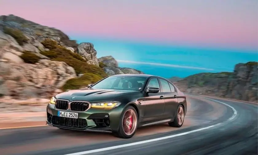 2022 BMW M5 CS