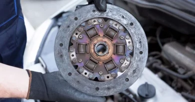 Signs of a Bad Clutch Cable in a Manual Transmission Vehicle