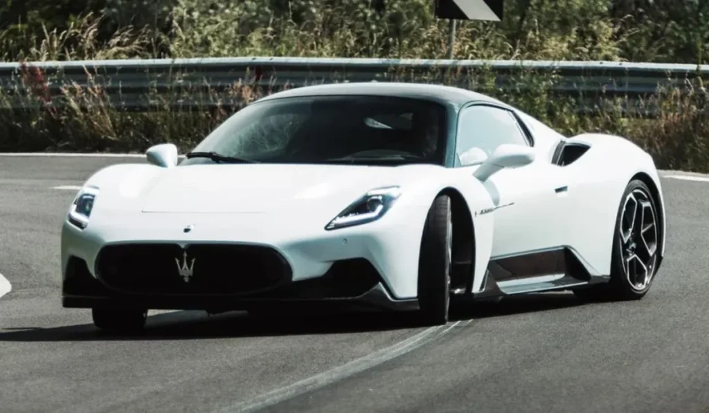 Maserati's Electric Supercar MC20 folgore